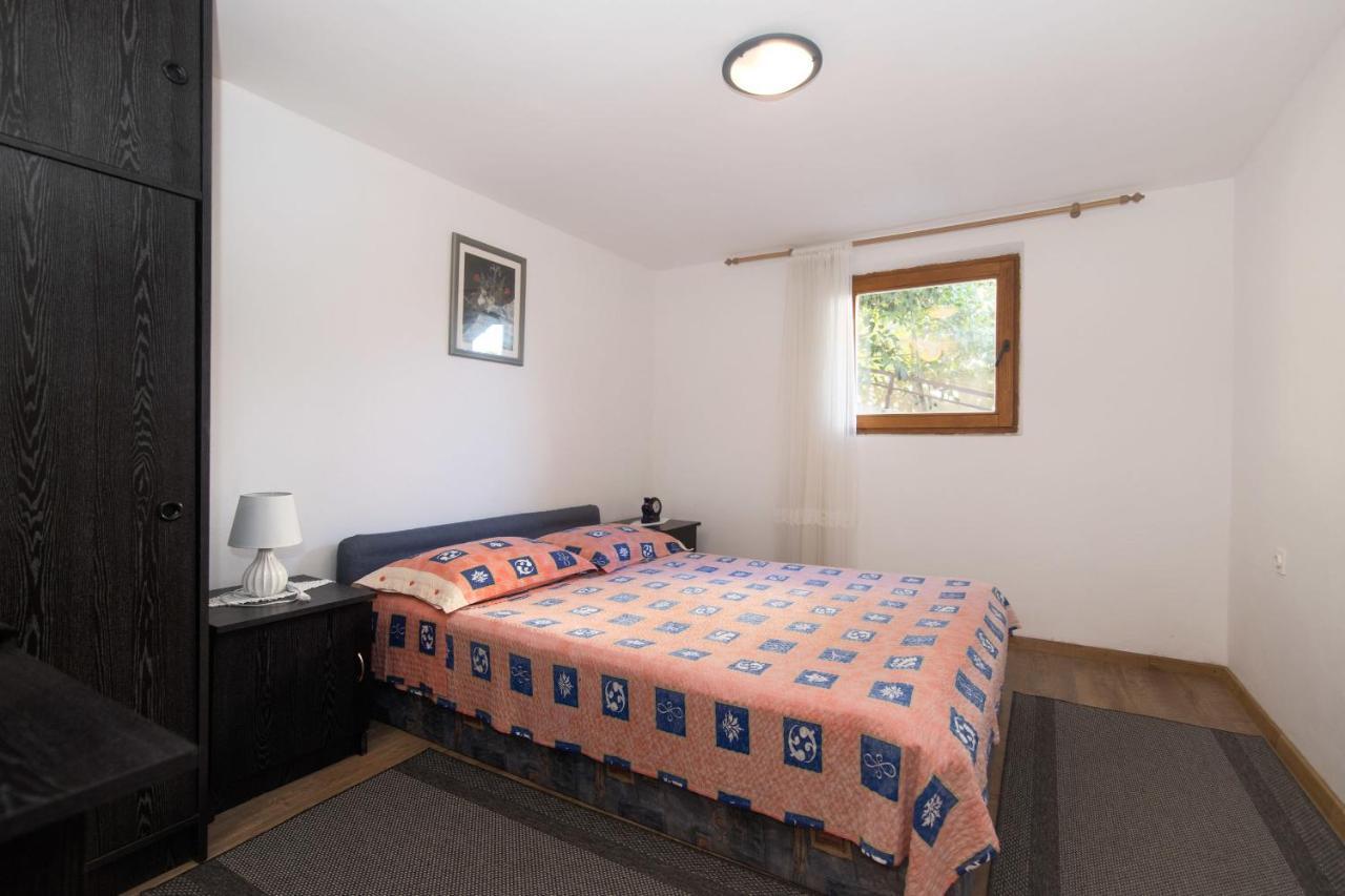 Apartments Jaksa Vis Bagian luar foto
