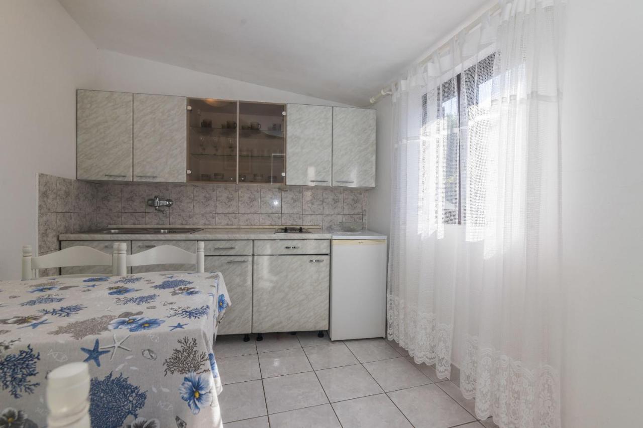 Apartments Jaksa Vis Bagian luar foto