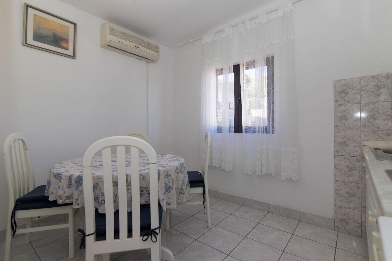 Apartments Jaksa Vis Bagian luar foto