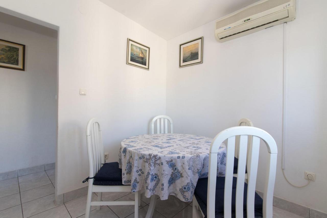 Apartments Jaksa Vis Bagian luar foto