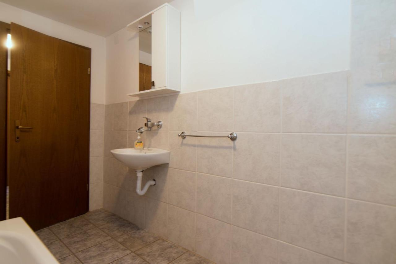 Apartments Jaksa Vis Bagian luar foto