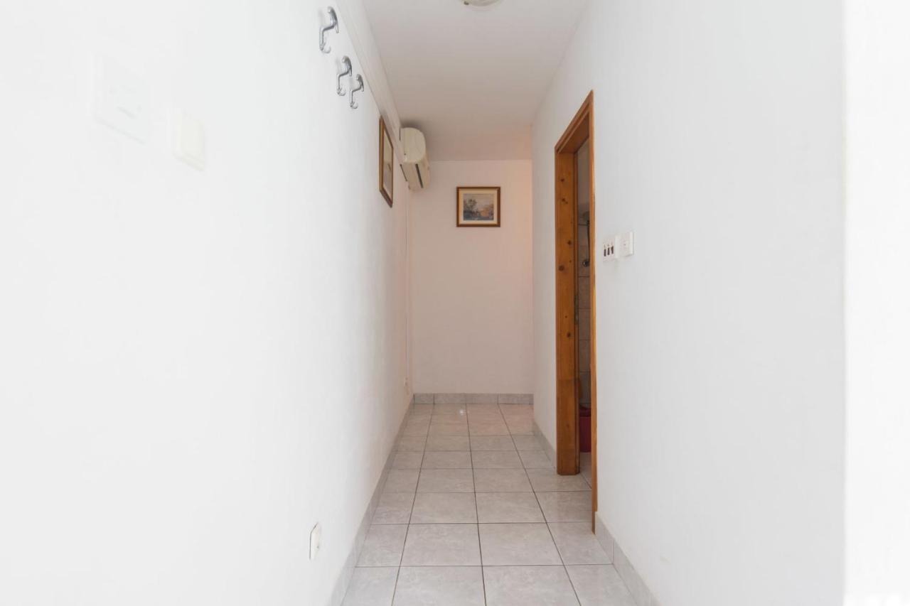 Apartments Jaksa Vis Bagian luar foto