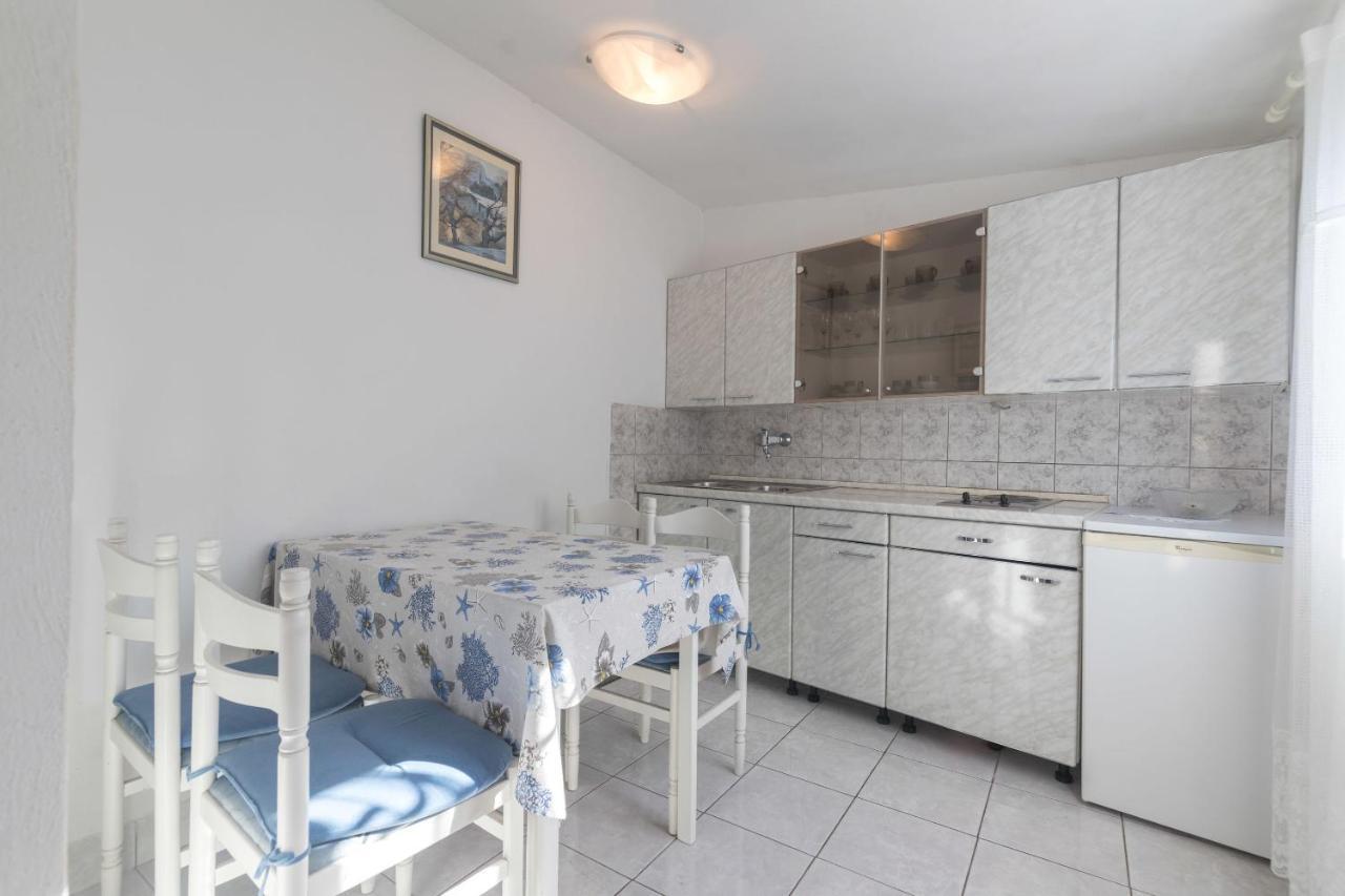 Apartments Jaksa Vis Bagian luar foto